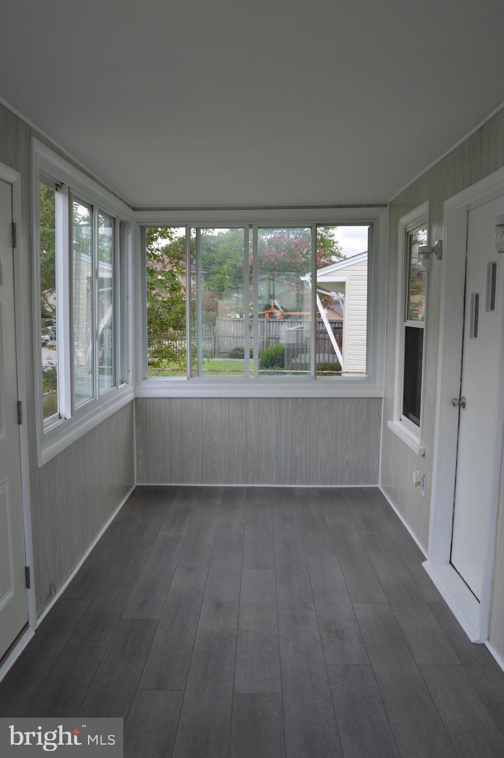 CARVEL BEACH - Residential