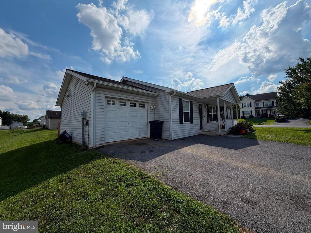 Photo of 129 Raider Lane, MARTINSBURG, WV 25403 (MLS # WVBE2052692)