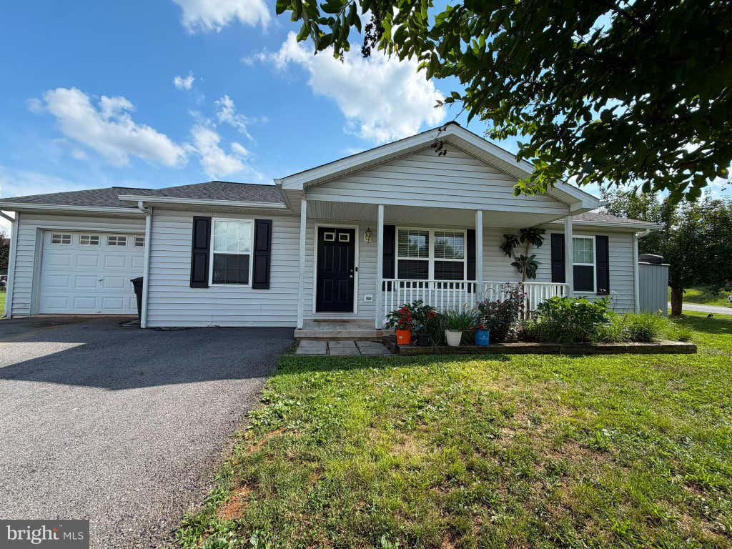 Photo of 129 Raider Lane, MARTINSBURG, WV 25403 (MLS # WVBE2052692)