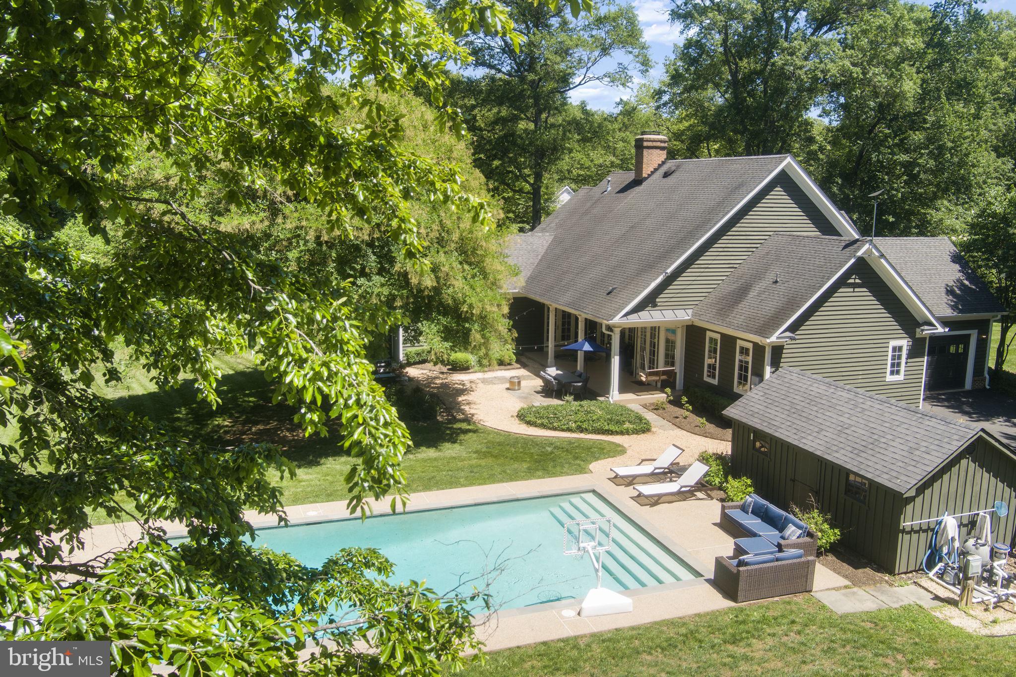 5194 CHASE LANE