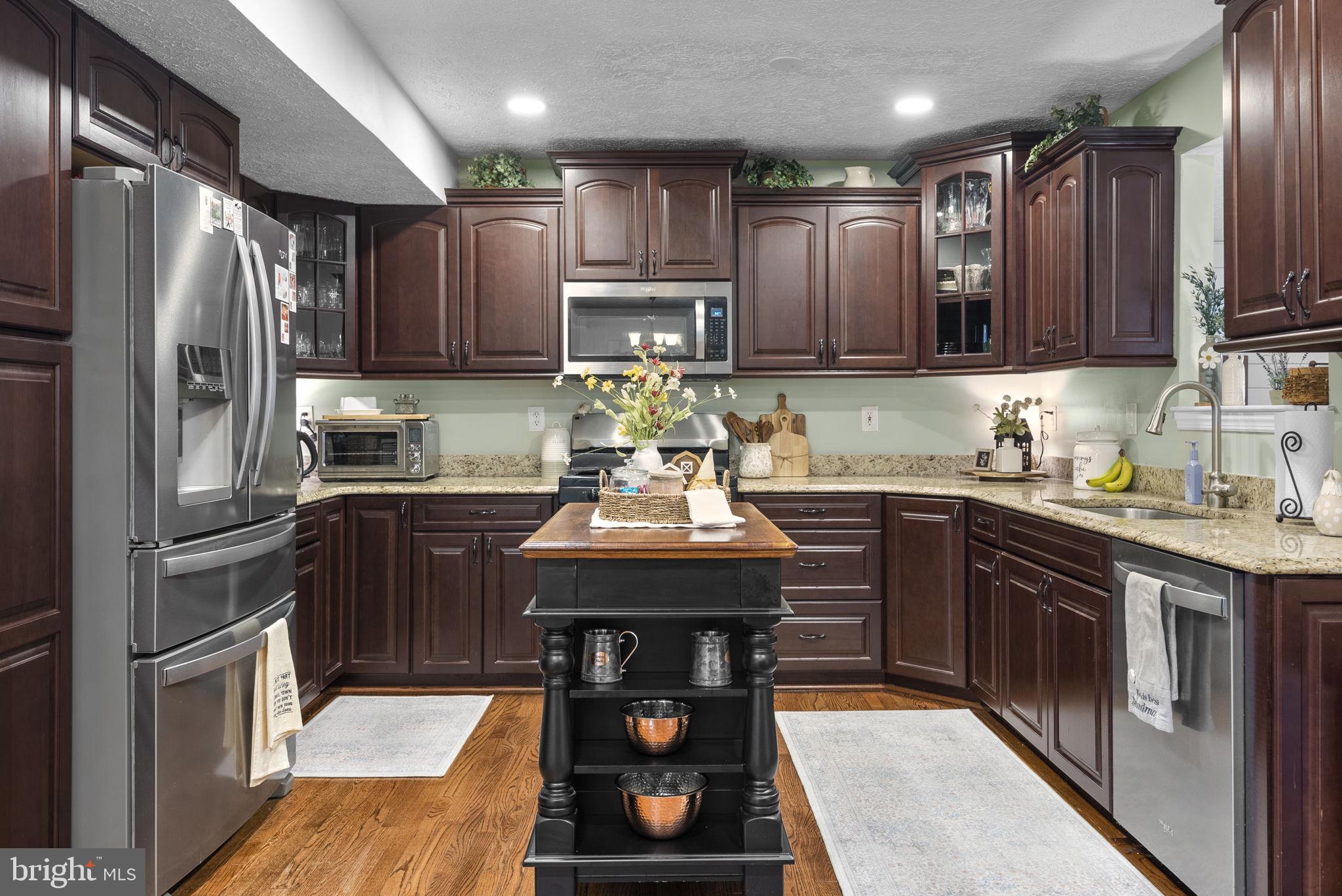 7111 RUMFORD DRIVE