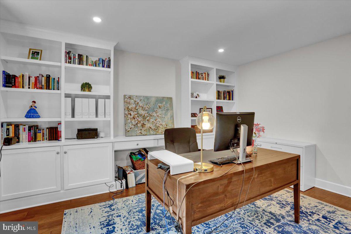 SCHOOL LANE HILLS - Residential