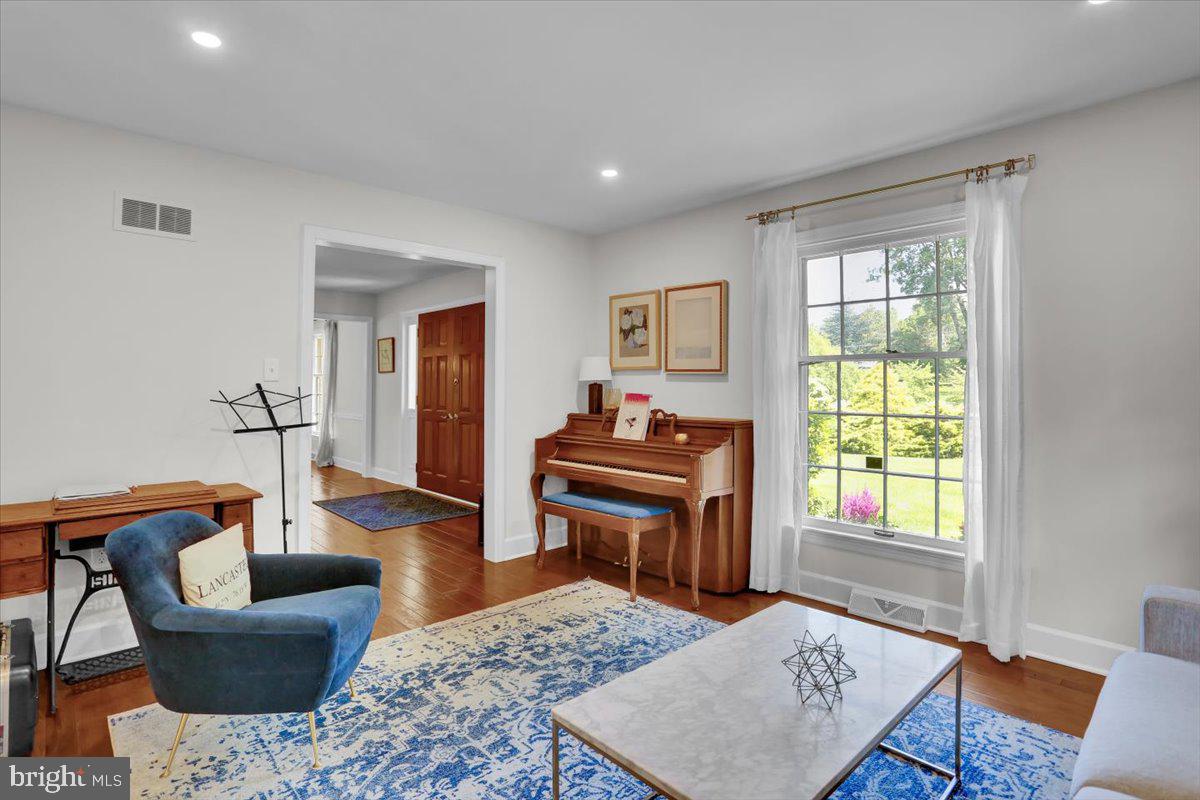 SCHOOL LANE HILLS - Residential