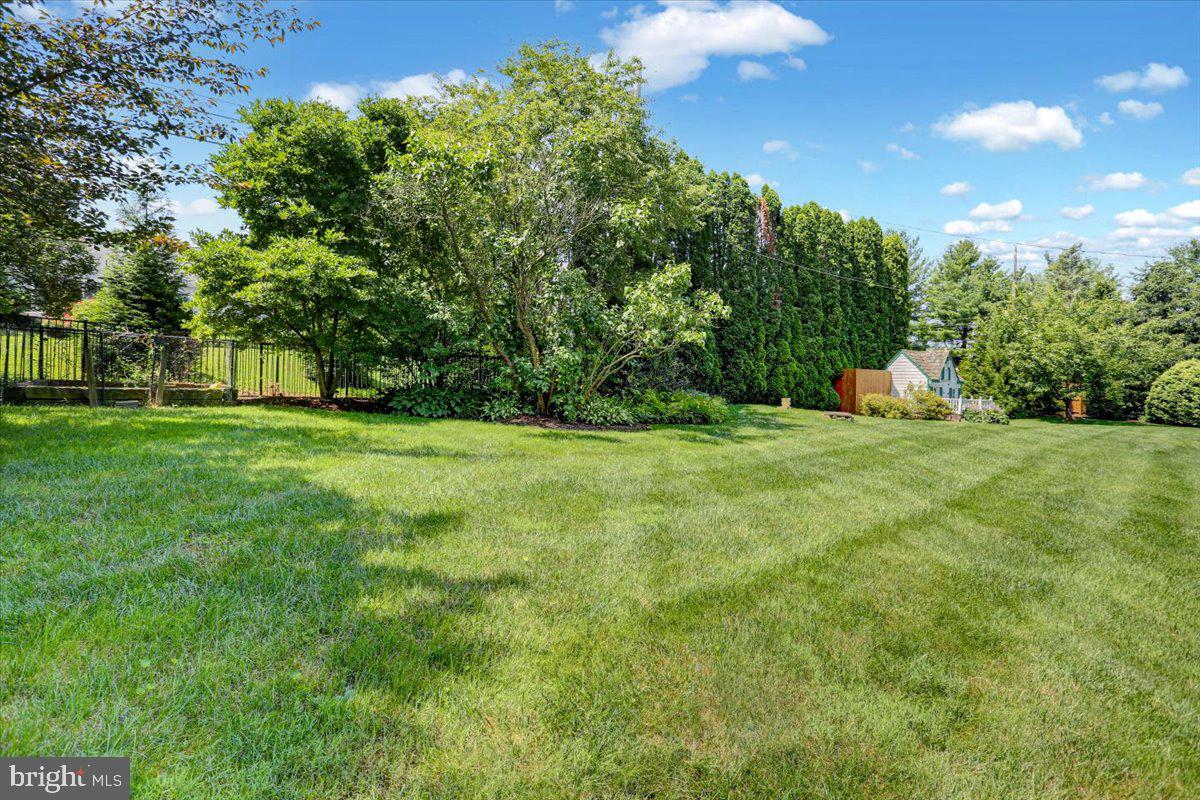 SCHOOL LANE HILLS - Residential