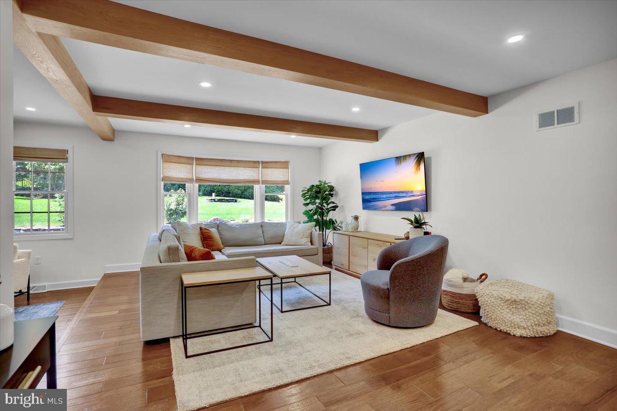 SCHOOL LANE HILLS - Residential