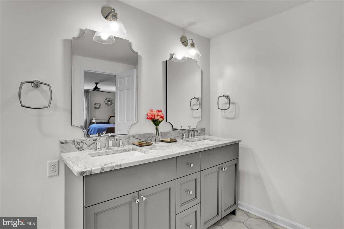 SCHOOL LANE HILLS - Residential