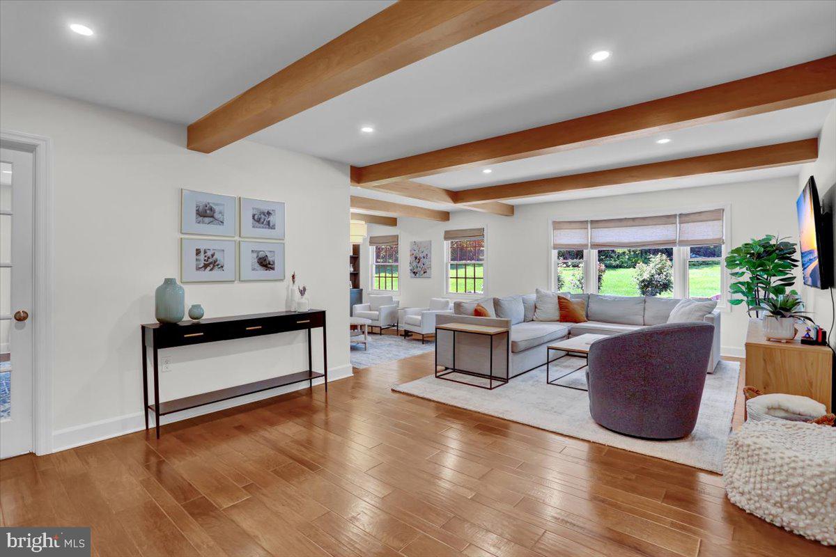 SCHOOL LANE HILLS - Residential