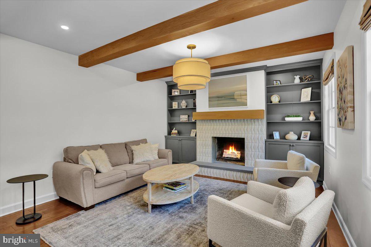 SCHOOL LANE HILLS - Residential