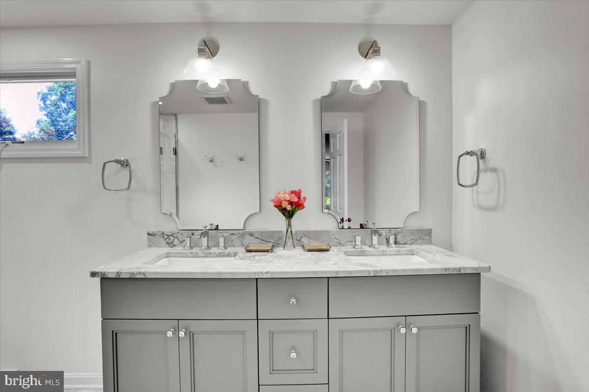 SCHOOL LANE HILLS - Residential