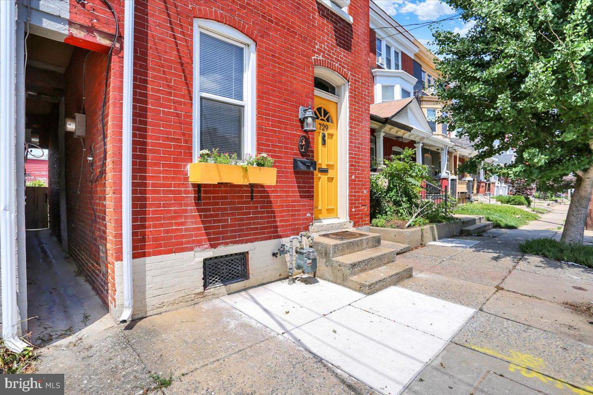 729 E CHESTNUT STREET