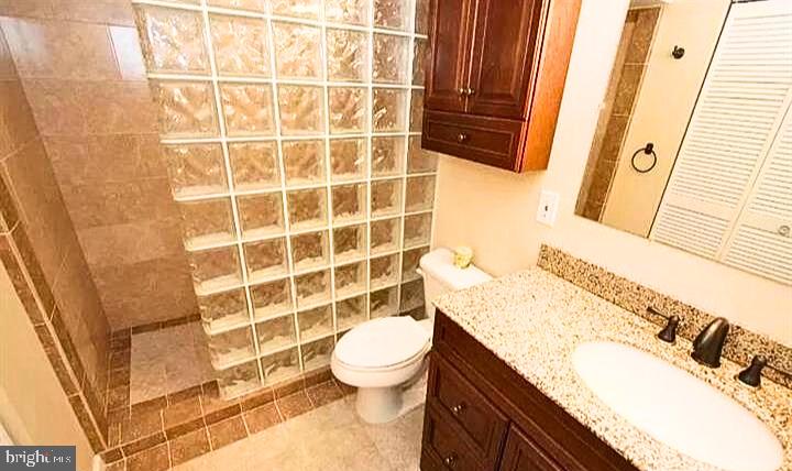 KINGSVIEW VILLAGE - Residential Lease