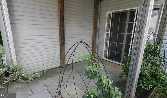 KINGSVIEW VILLAGE - Residential Lease