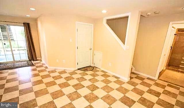 KINGSVIEW VILLAGE - Residential Lease