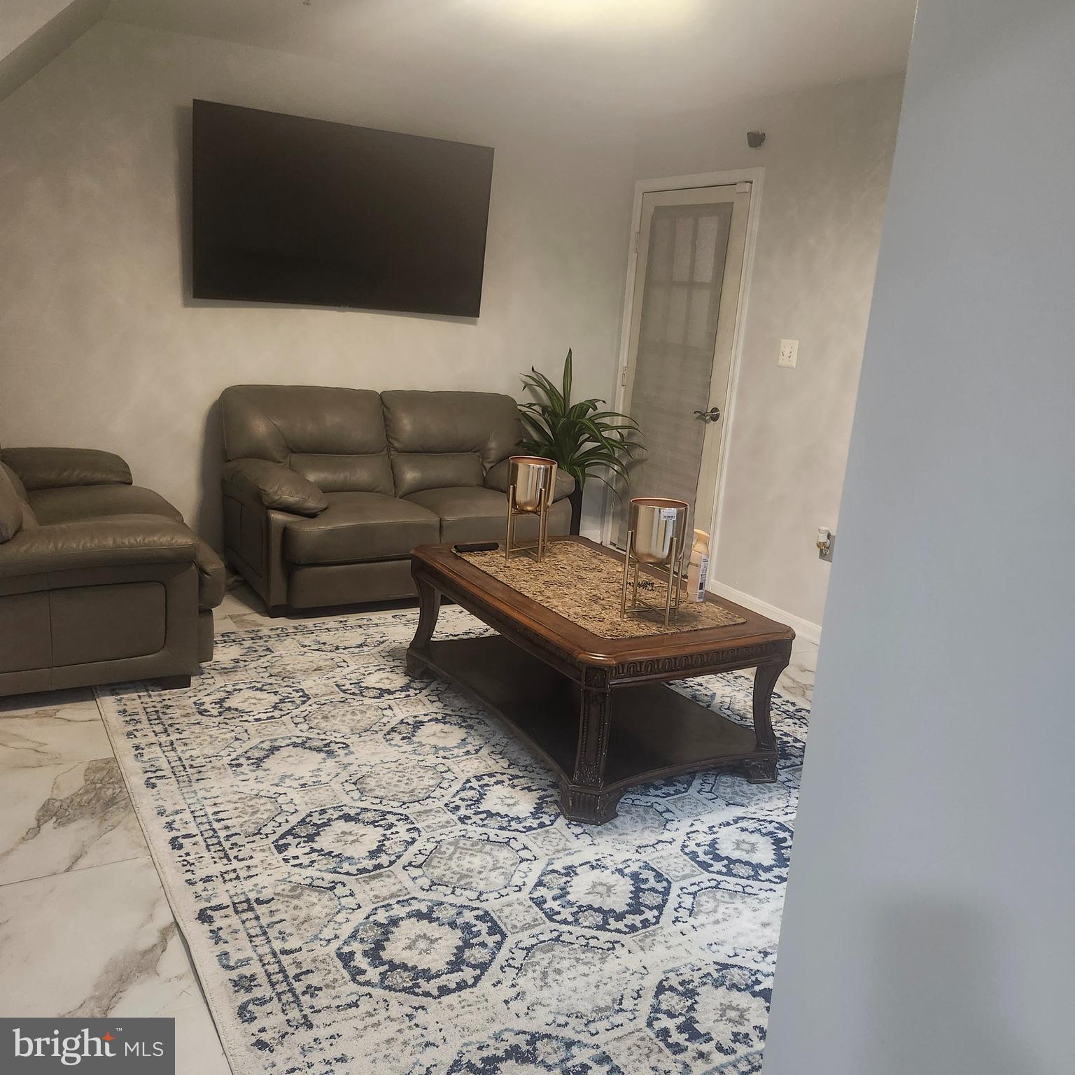 PERRYWOOD - Residential Lease