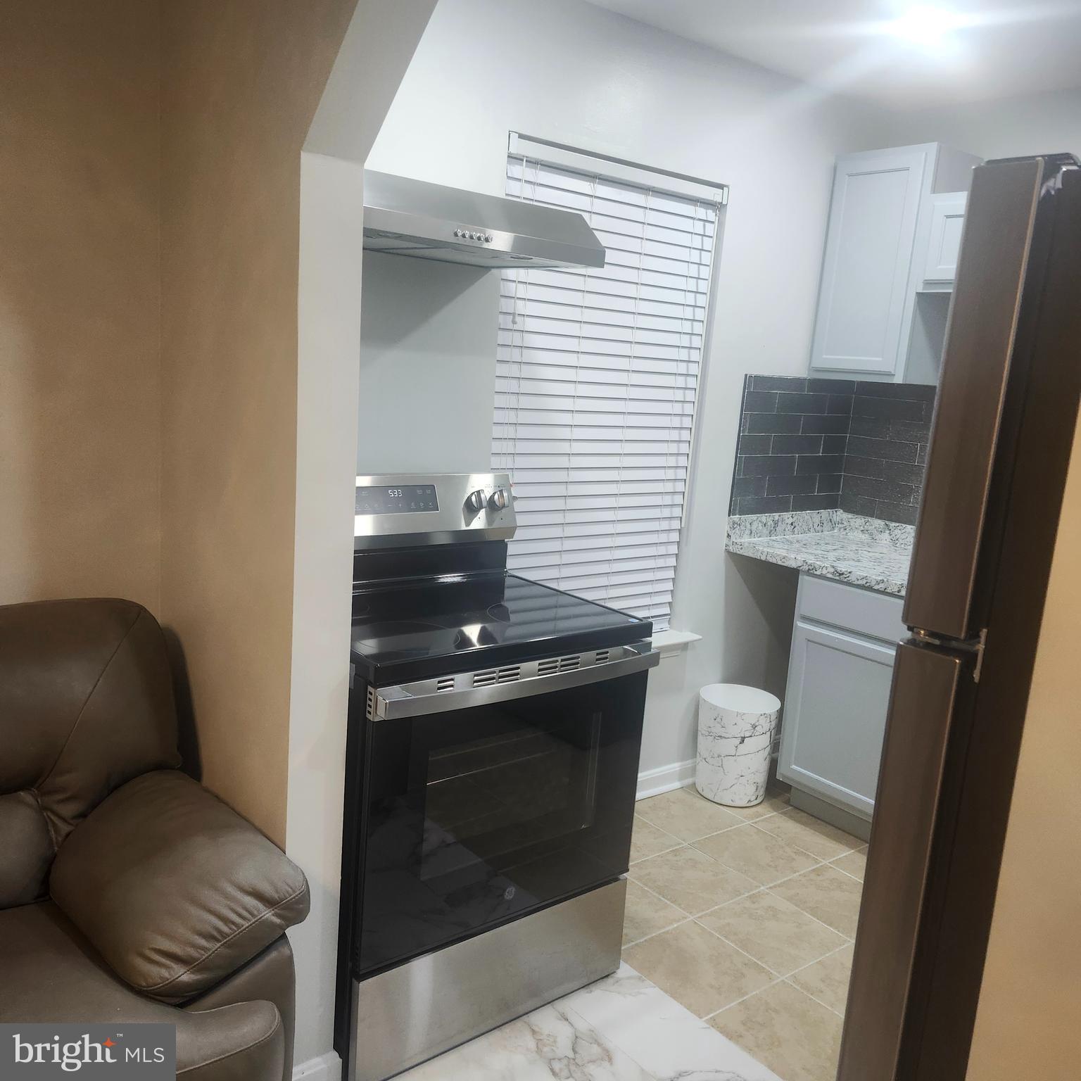 PERRYWOOD - Residential Lease