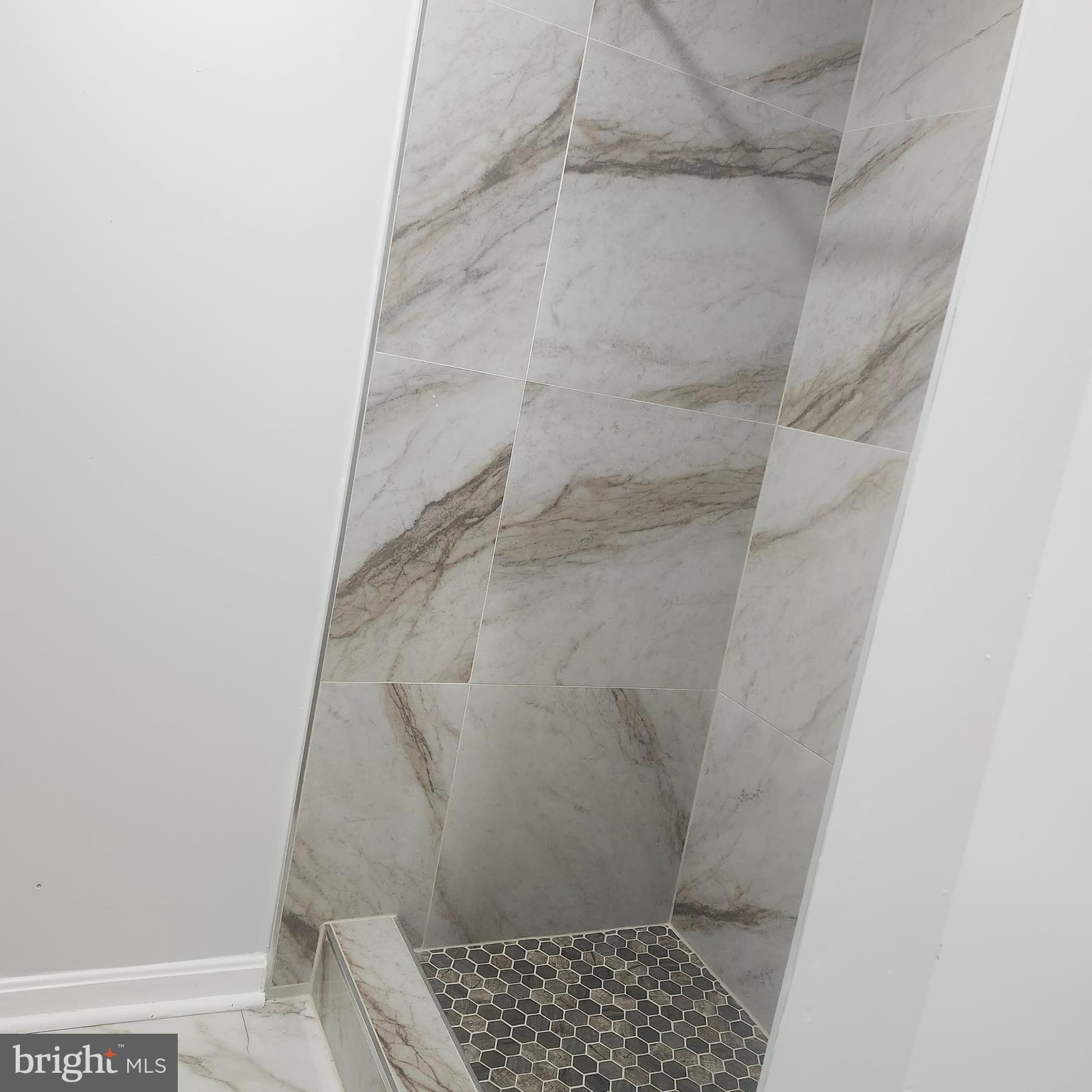 PERRYWOOD - Residential Lease