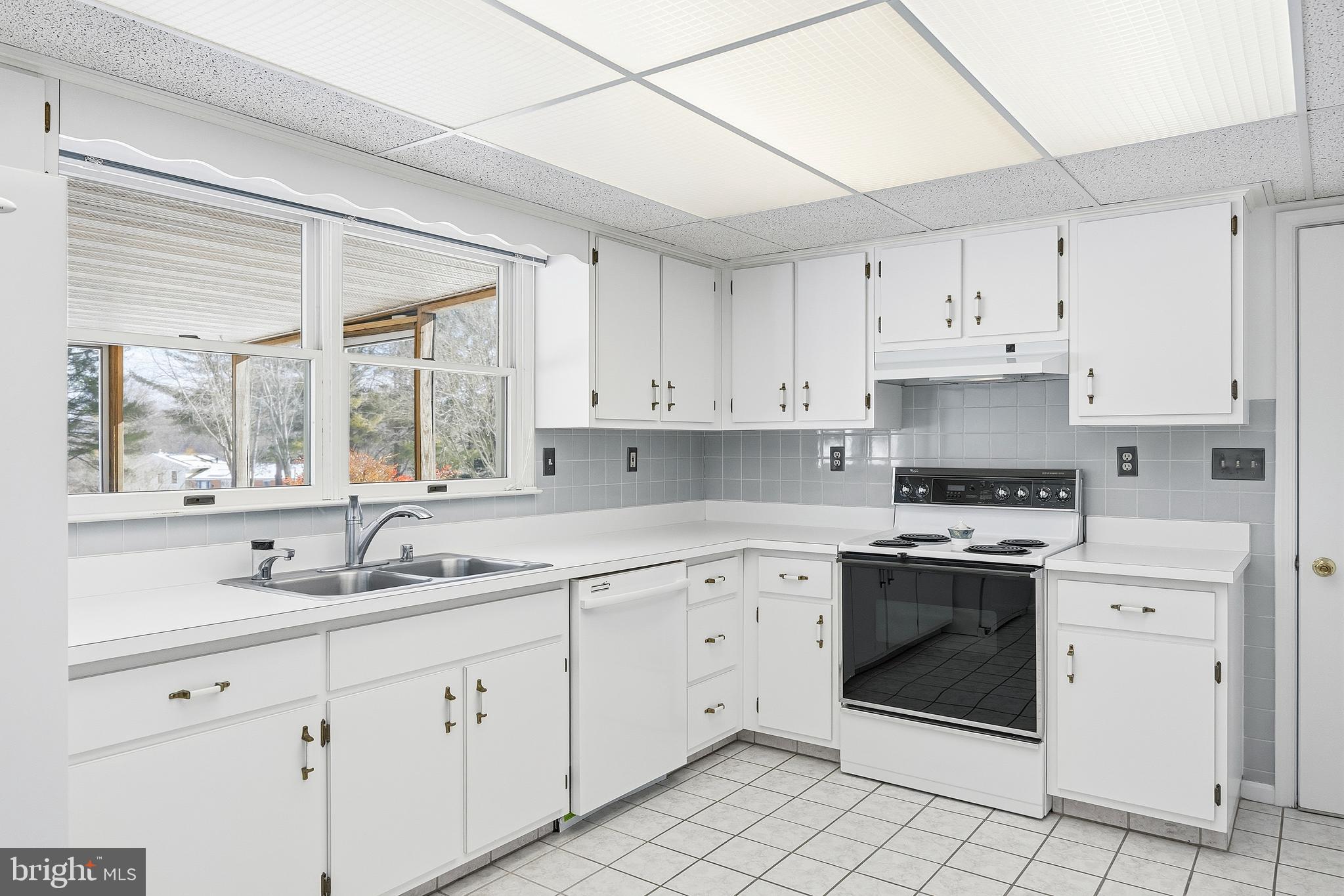 BRADDOCK MANOR - Residential