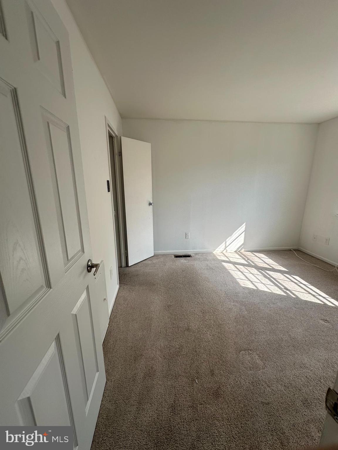 TERRACE TOWNE HOMES OF WOODLAWN - Residential Lease