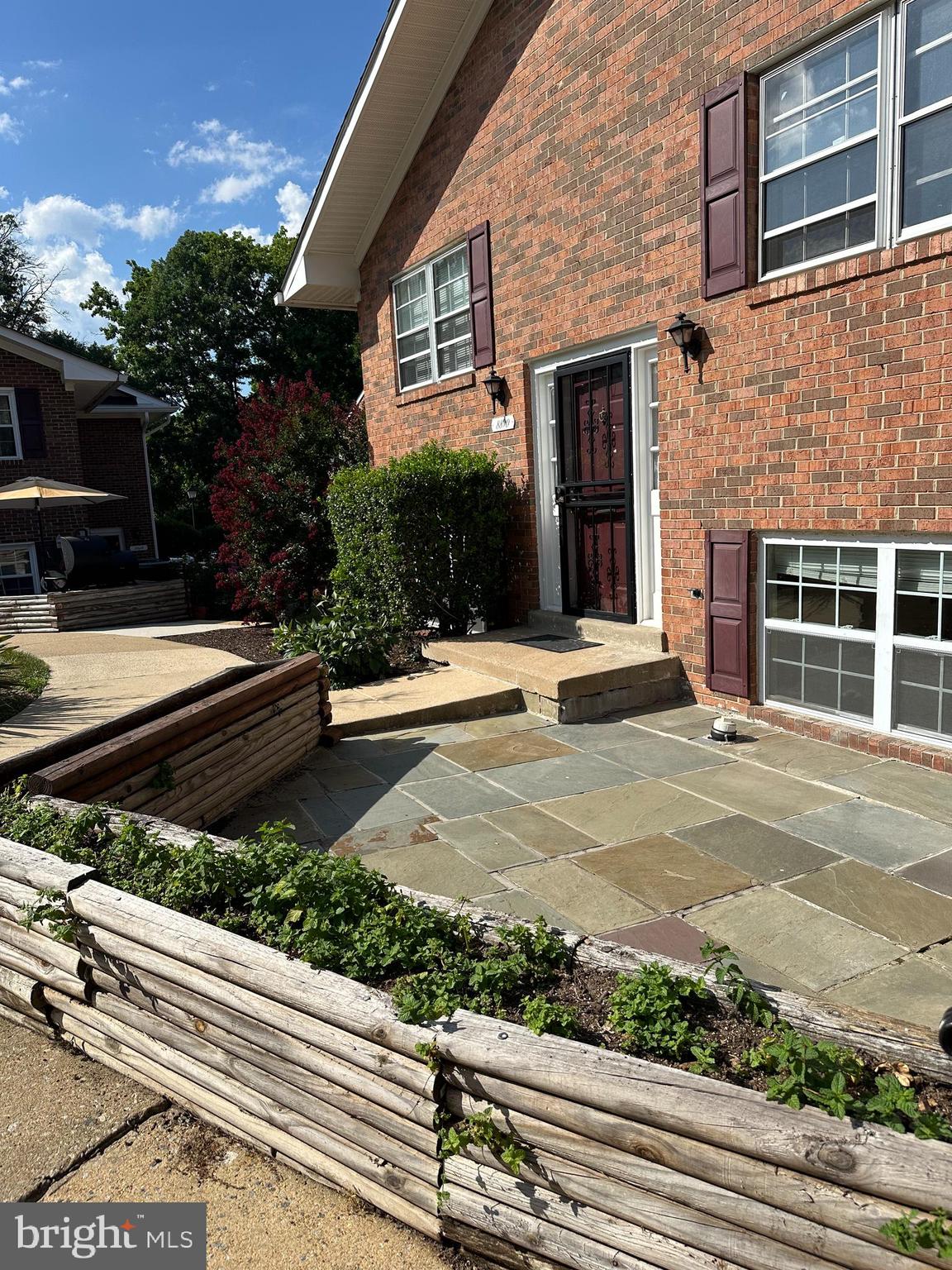 TERRACE TOWNE HOMES OF WOODLAWN - Residential Lease