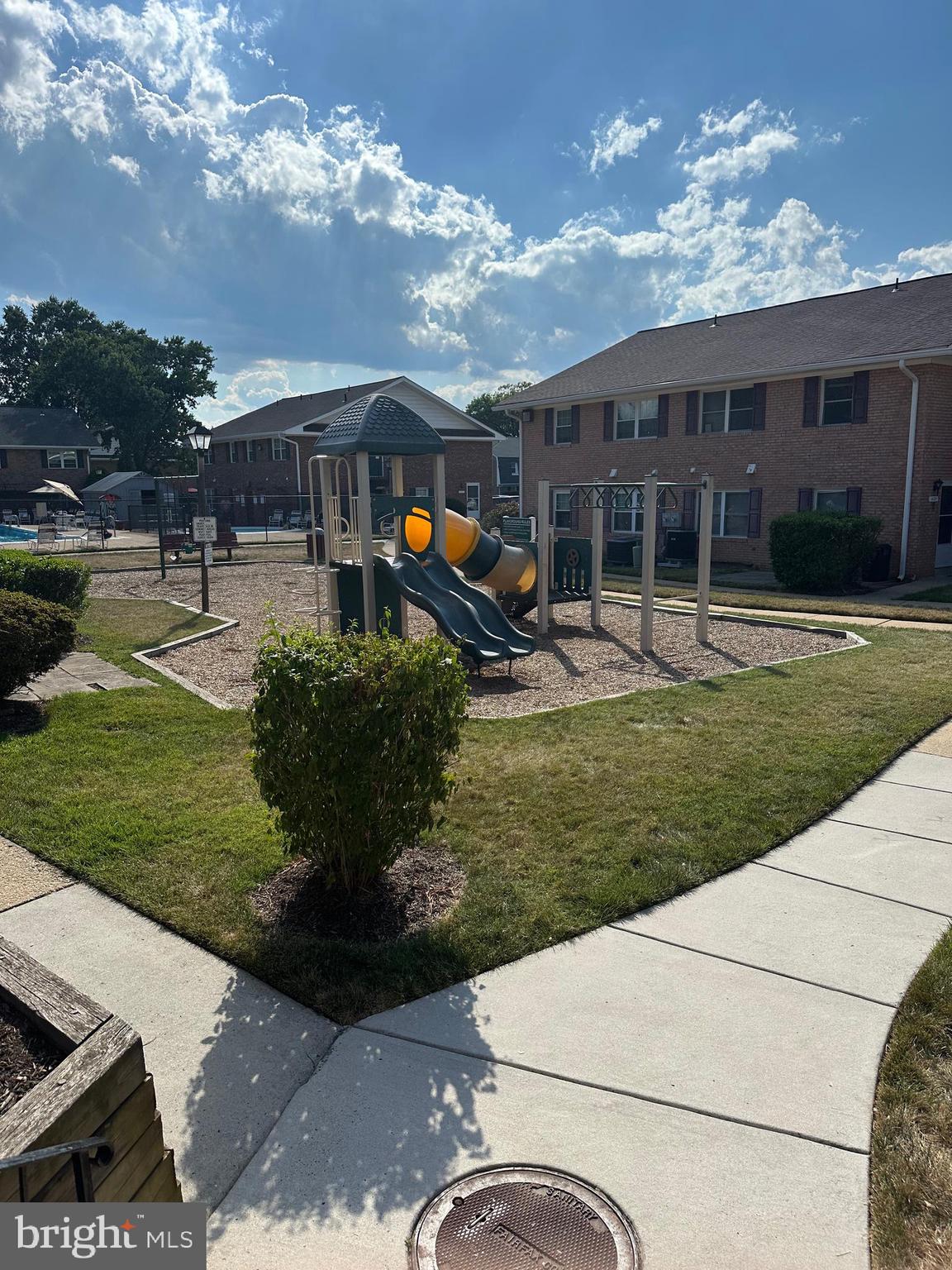 TERRACE TOWNE HOMES OF WOODLAWN - Residential Lease