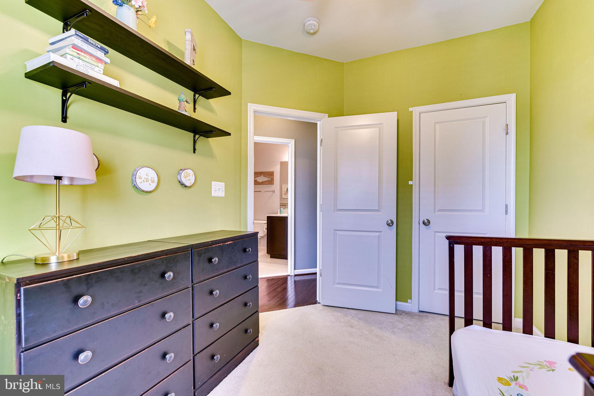 ONE LOUDOUN - Residential