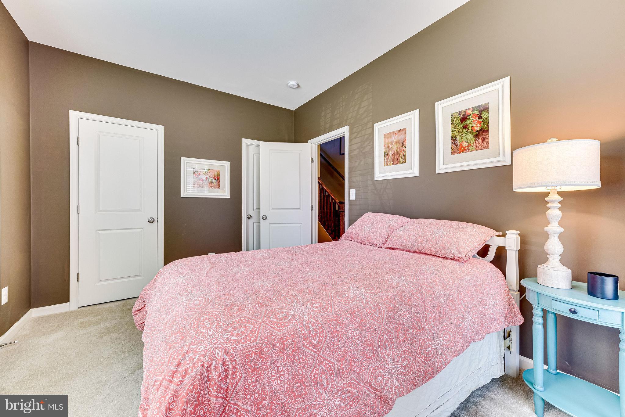 ONE LOUDOUN - Residential