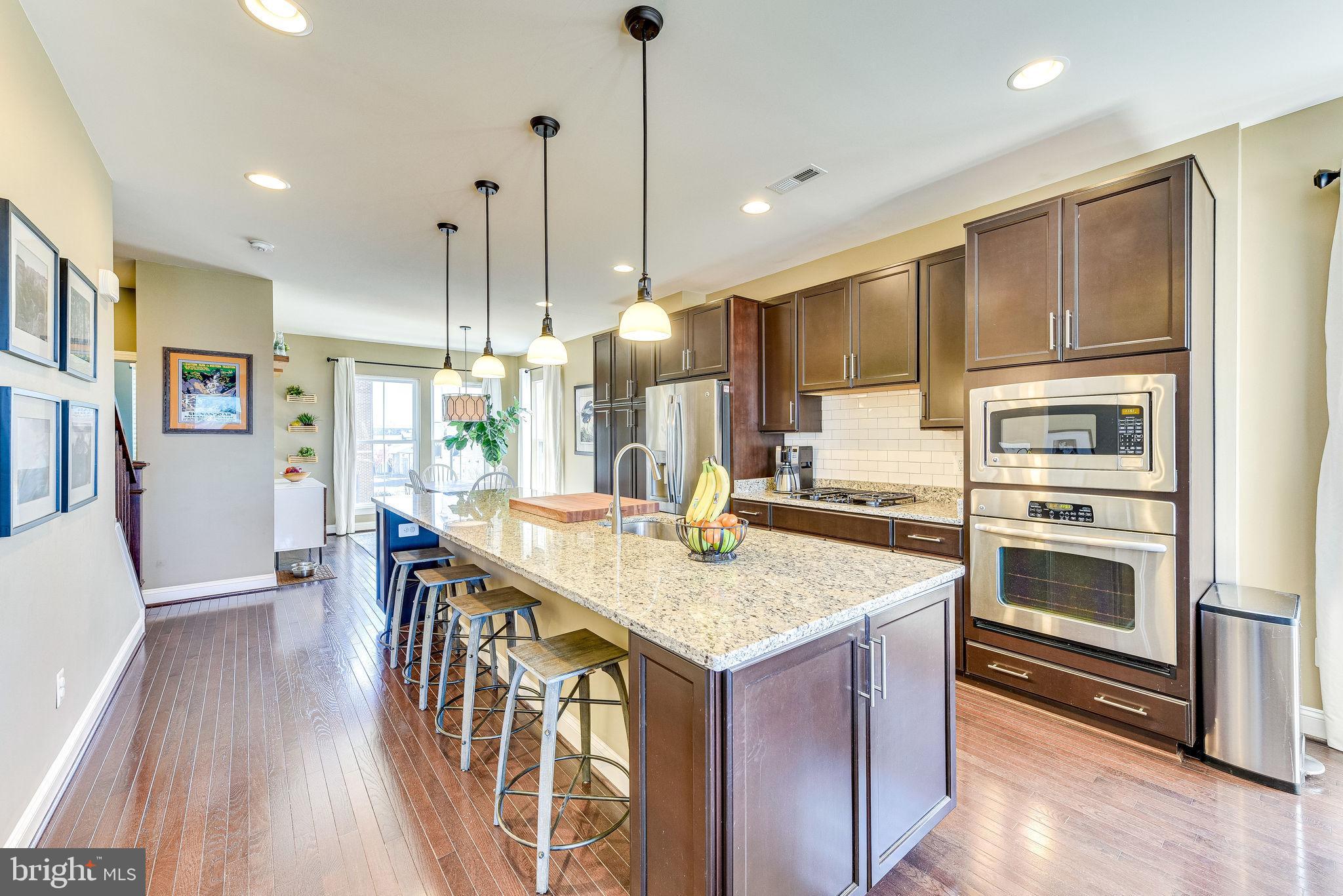 ONE LOUDOUN - Residential