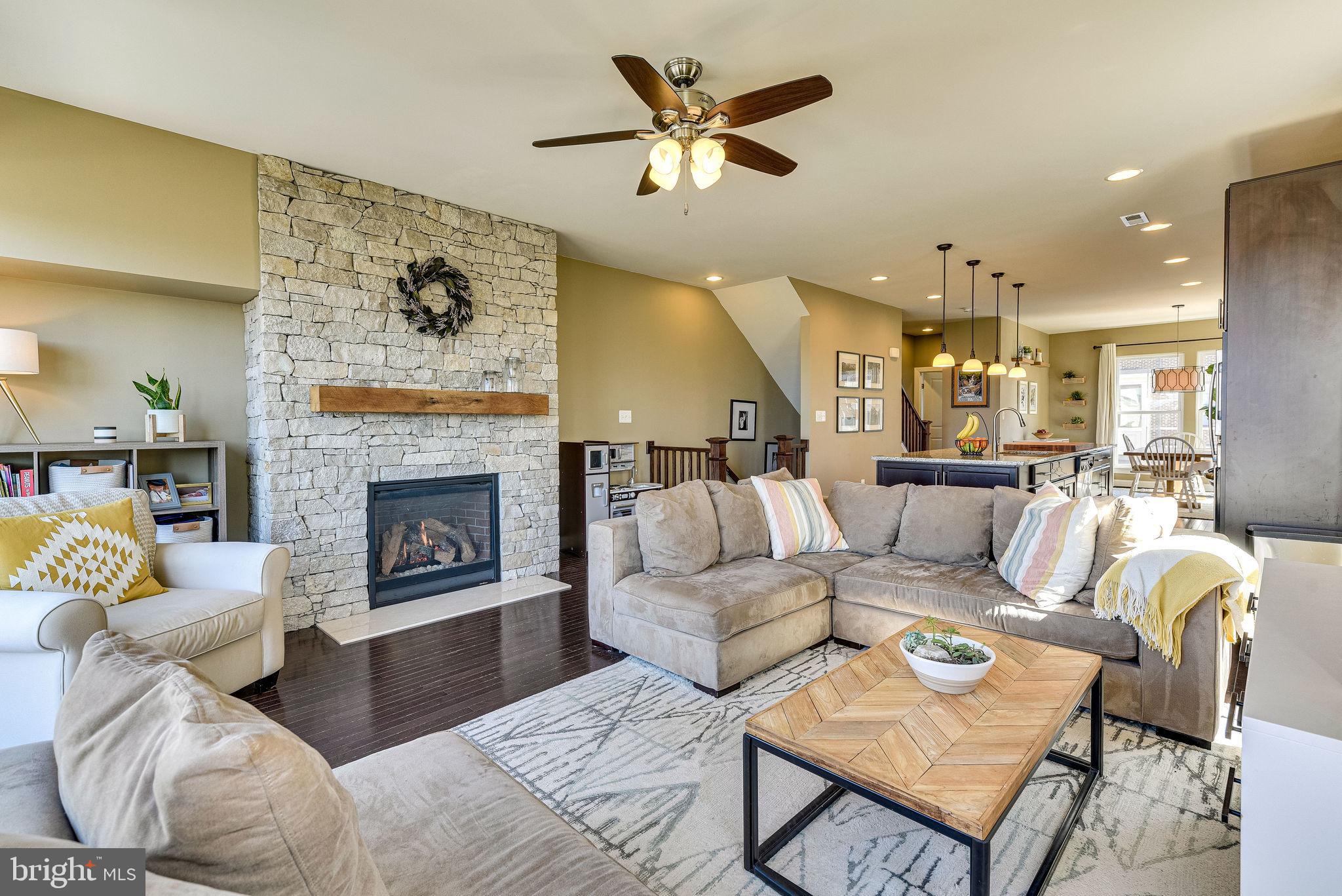 ONE LOUDOUN - Residential