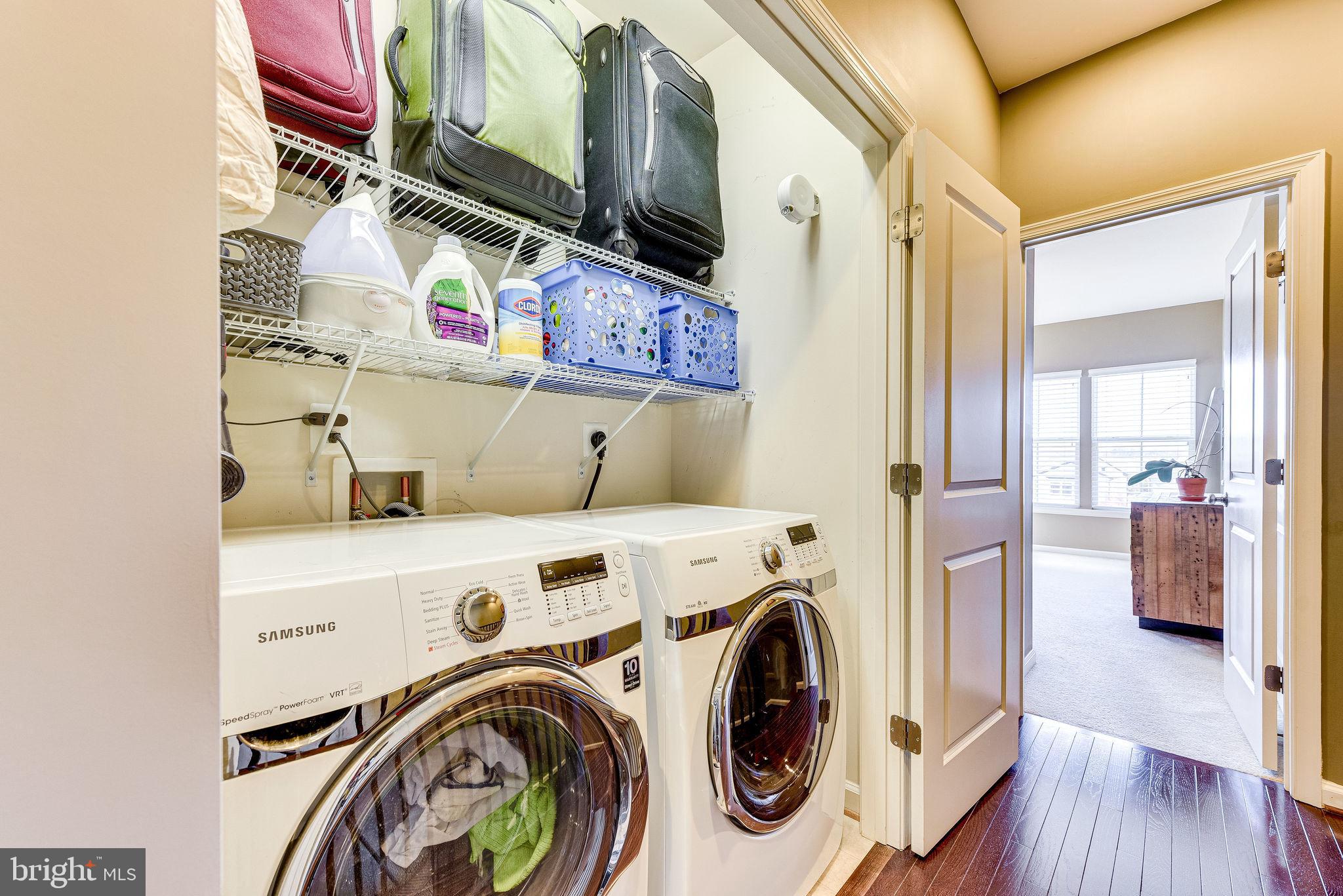 ONE LOUDOUN - Residential