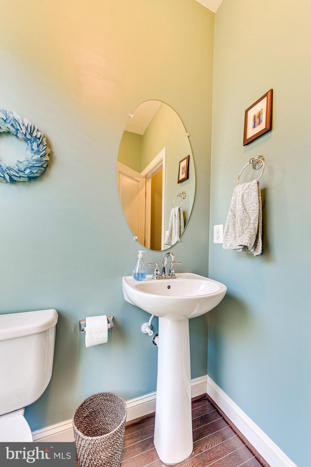 ONE LOUDOUN - Residential