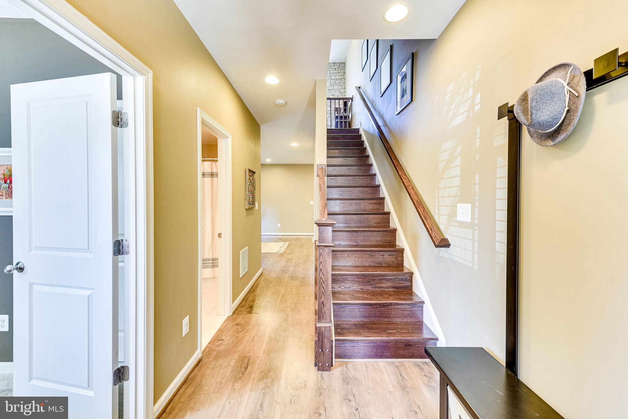 ONE LOUDOUN - Residential