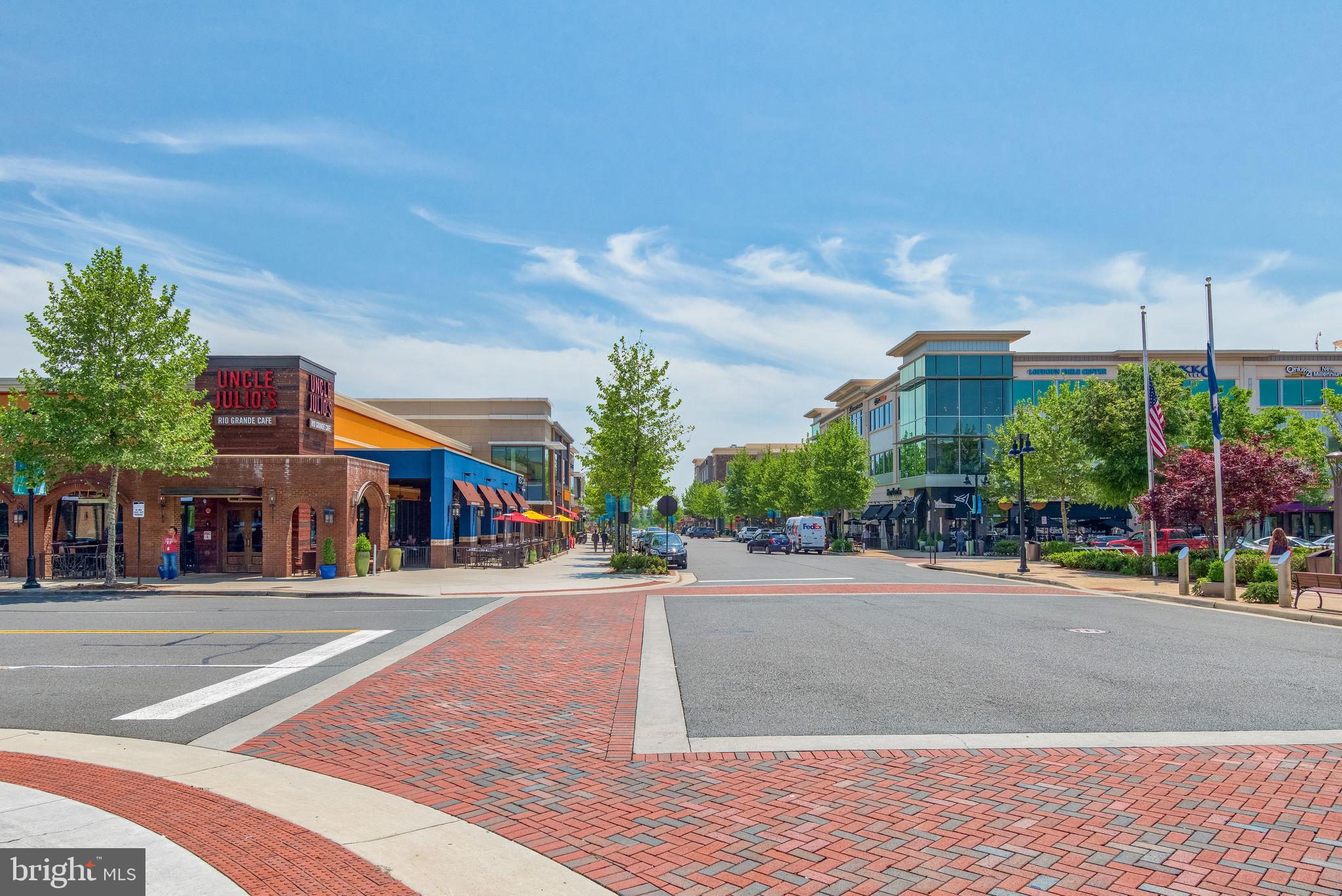 ONE LOUDOUN - Residential