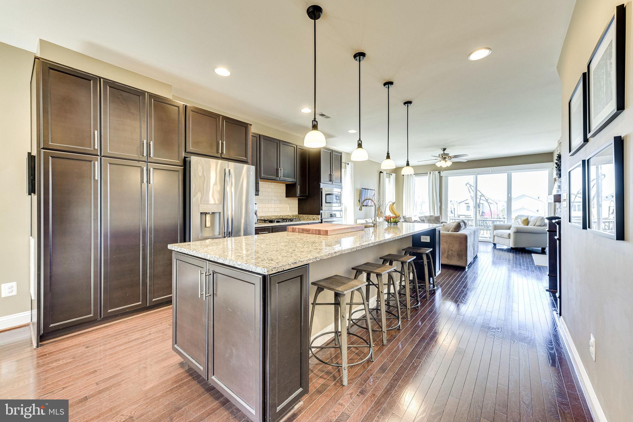 ONE LOUDOUN - Residential