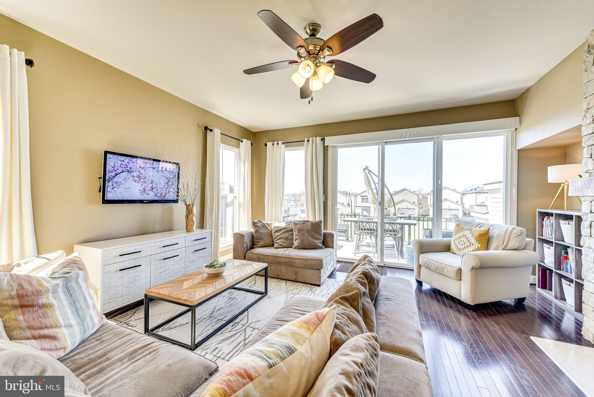 ONE LOUDOUN - Residential