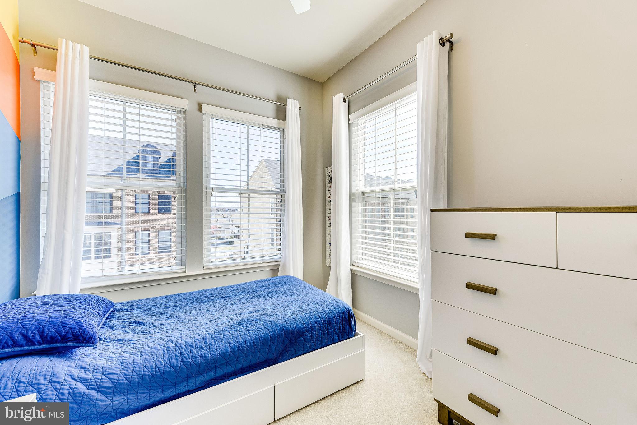 ONE LOUDOUN - Residential