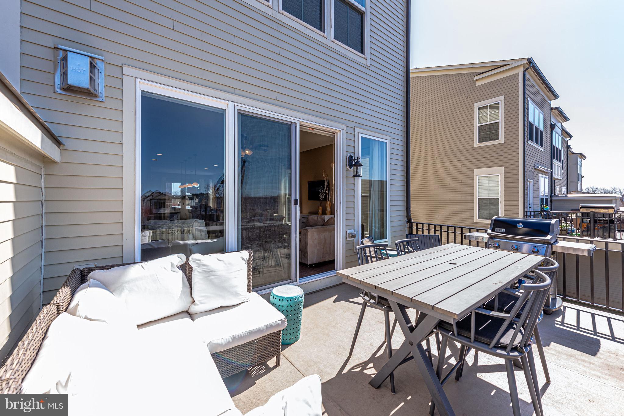 ONE LOUDOUN - Residential