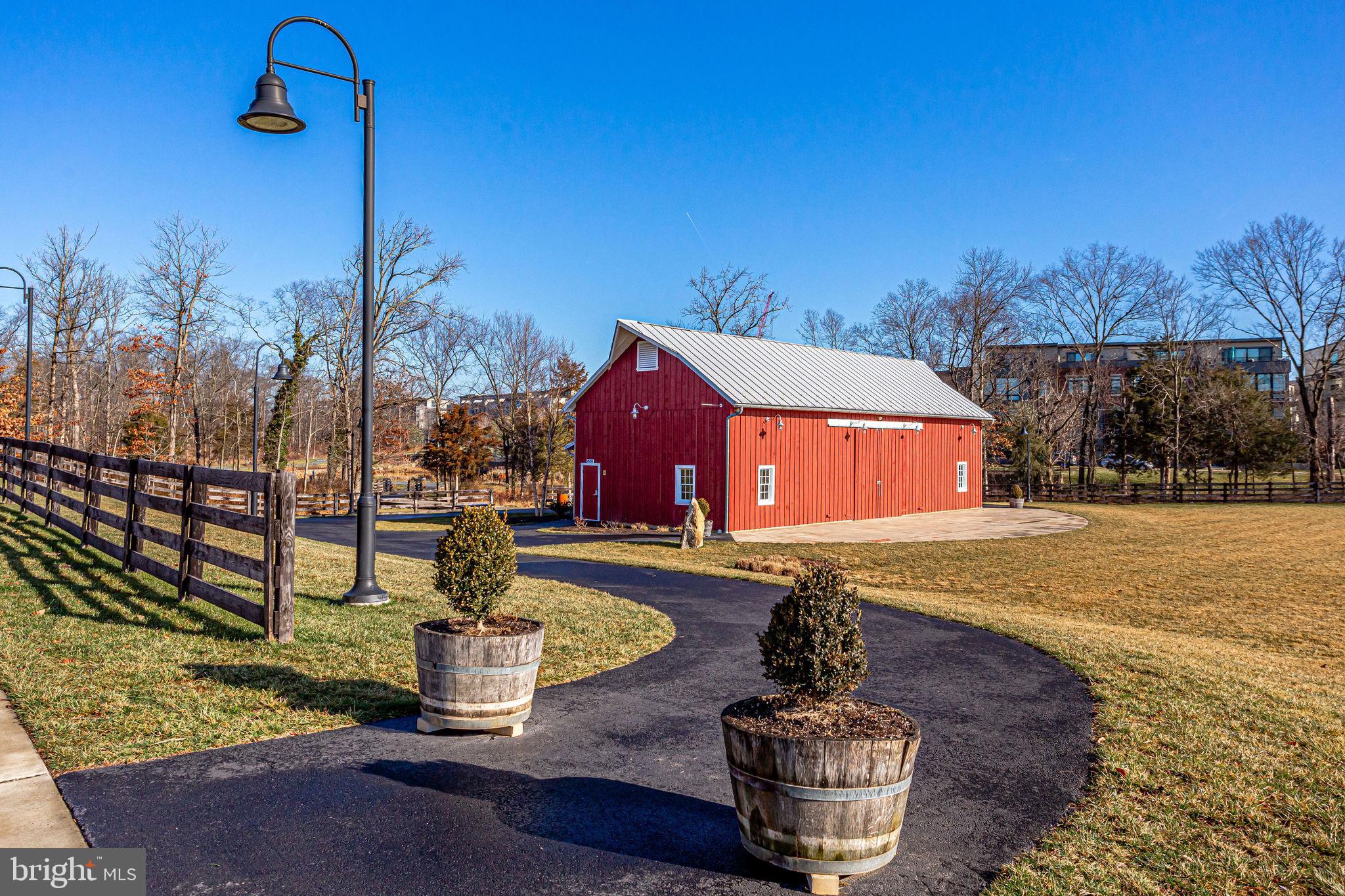 ONE LOUDOUN - Residential