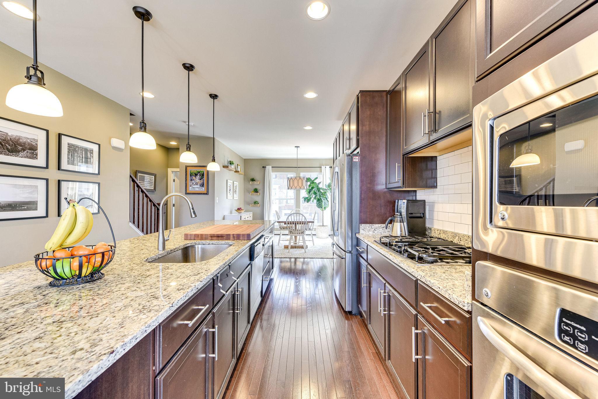 ONE LOUDOUN - Residential