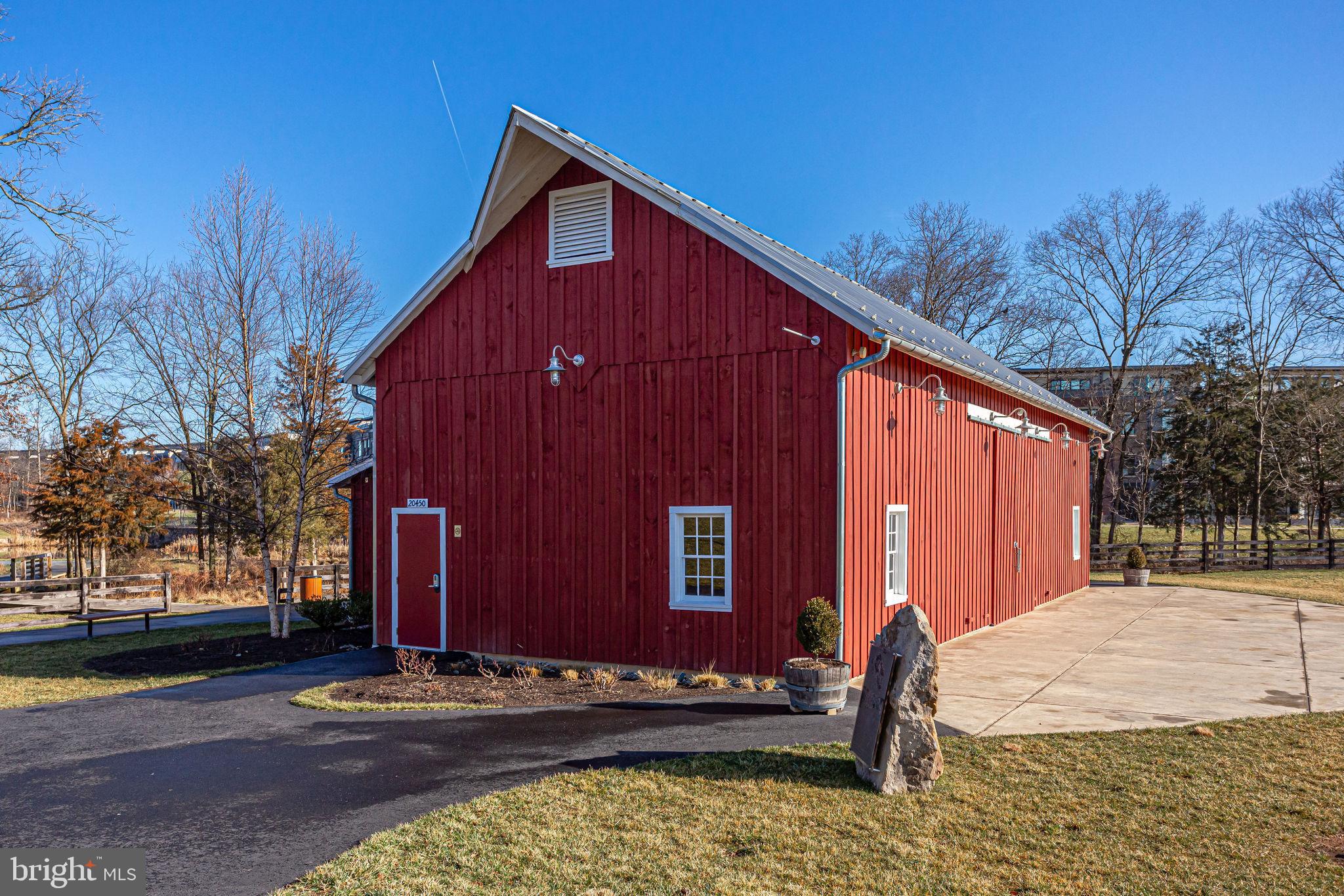 ONE LOUDOUN - Residential