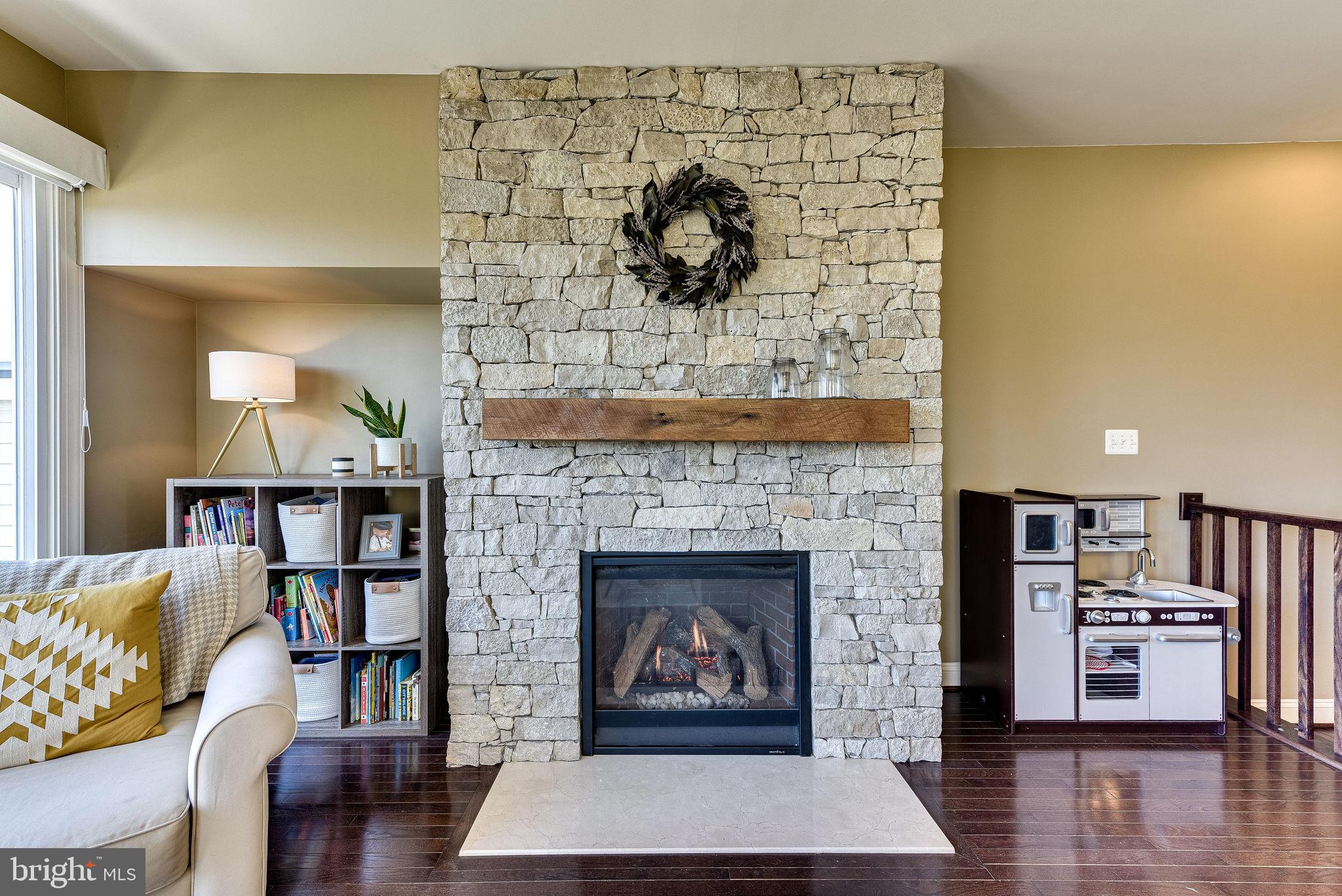 ONE LOUDOUN - Residential