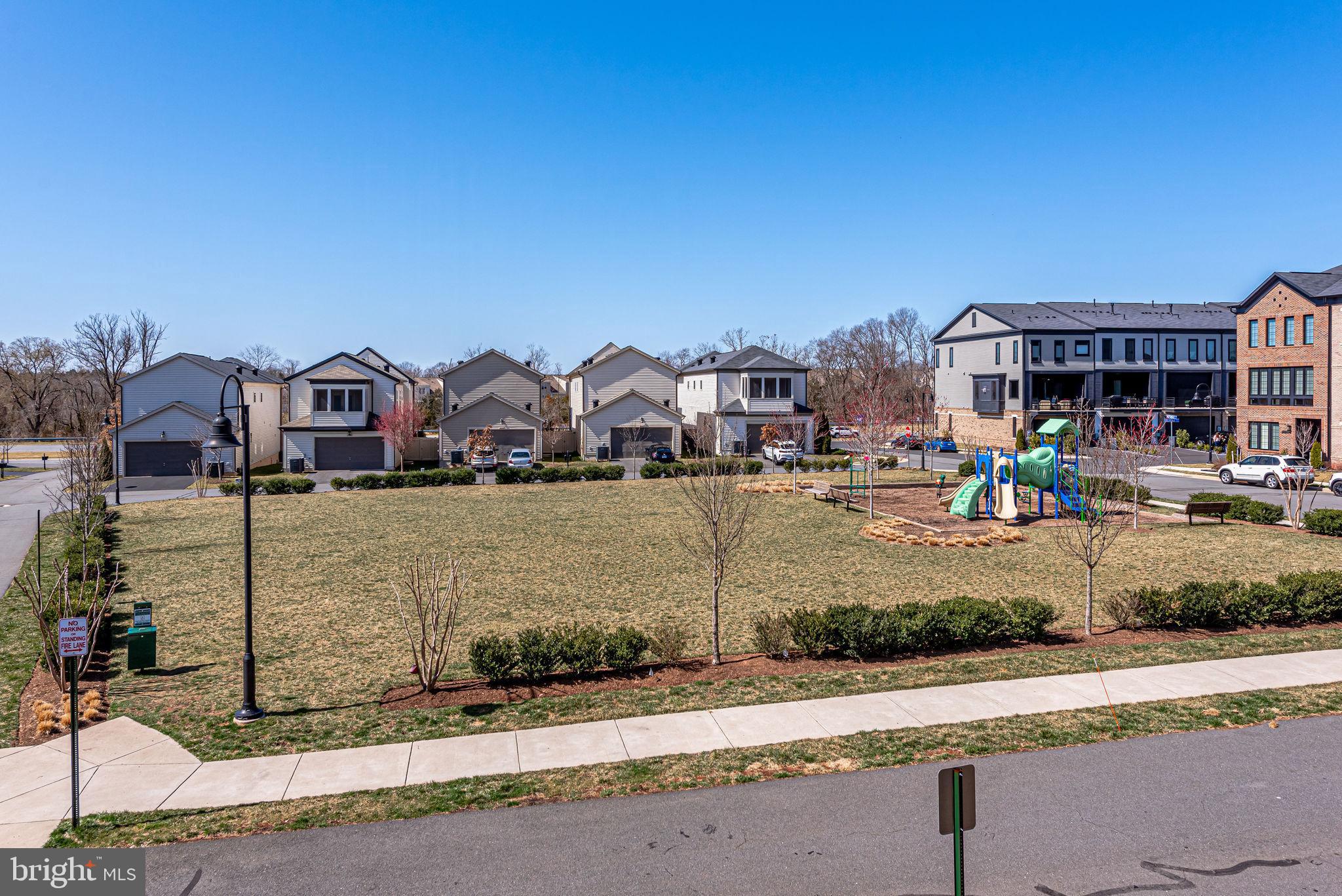 ONE LOUDOUN - Residential