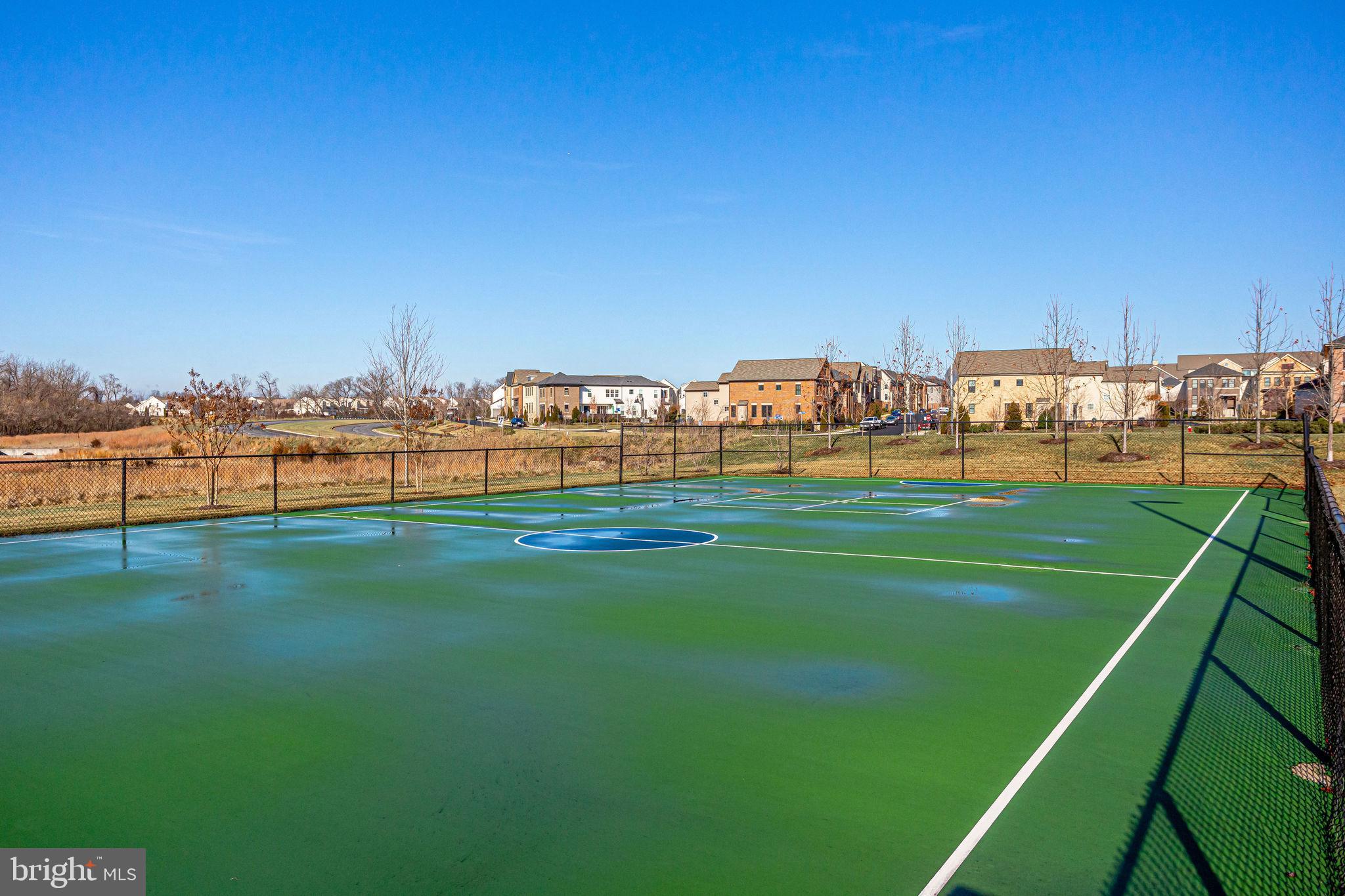 ONE LOUDOUN - Residential