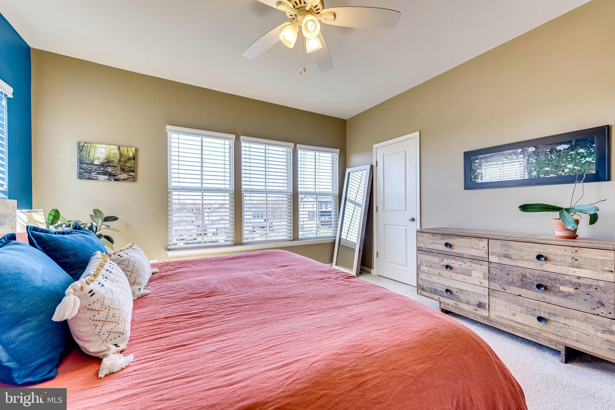 ONE LOUDOUN - Residential