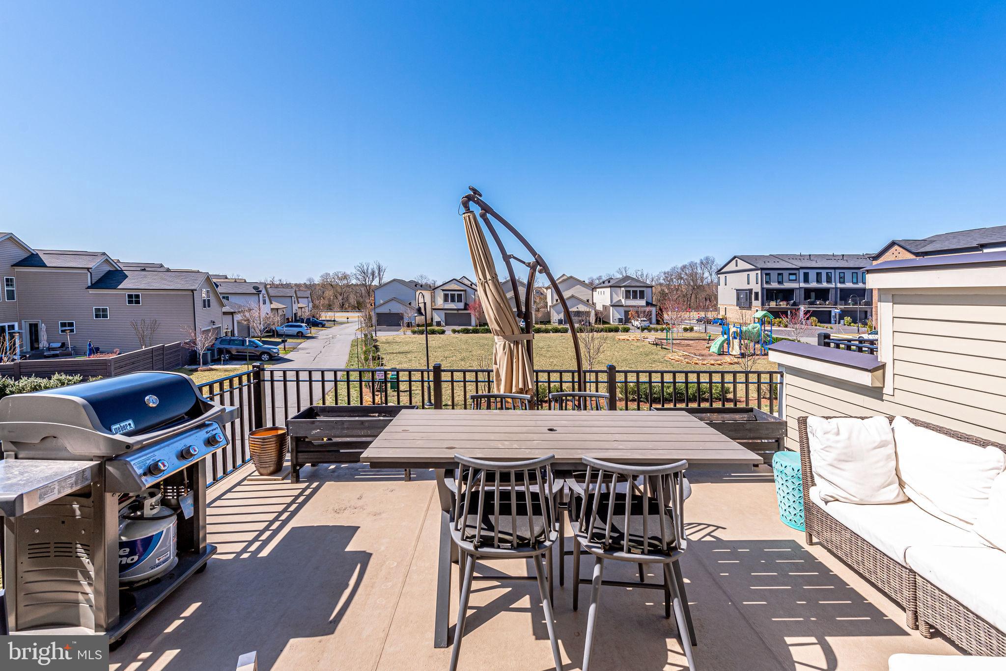 ONE LOUDOUN - Residential