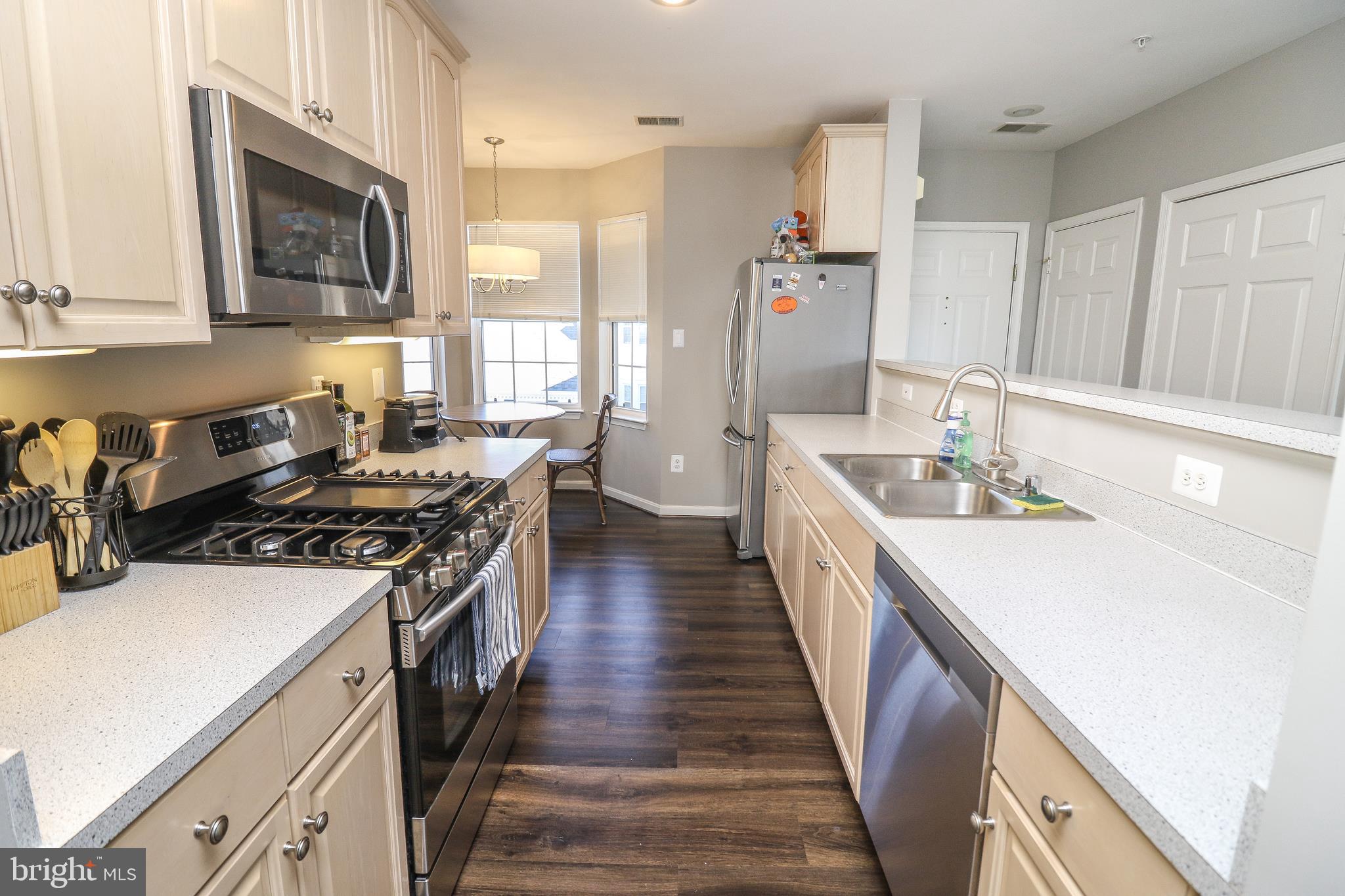 SOUTH RIDING - Residential