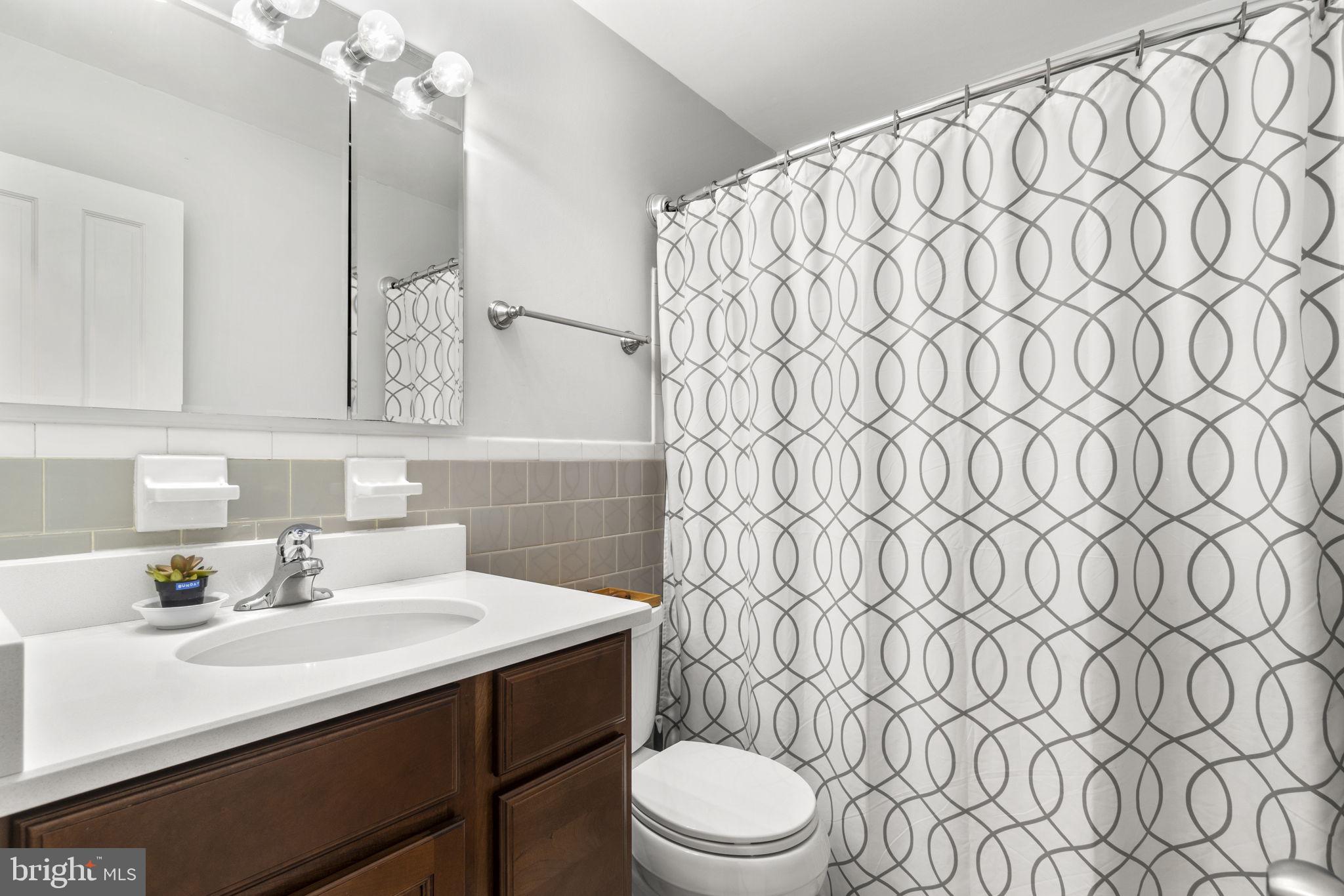 NORTH SPRINGFIELD - Residential Lease