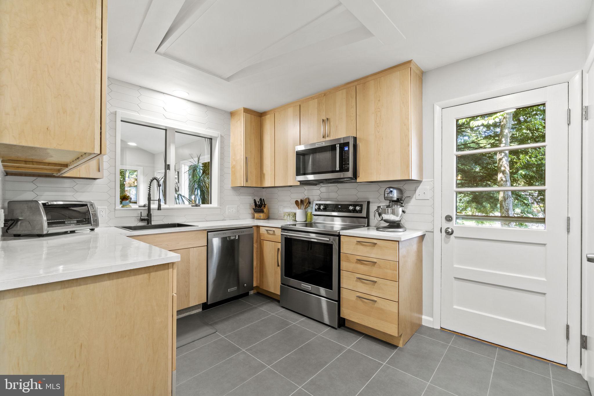 NORTH SPRINGFIELD - Residential Lease