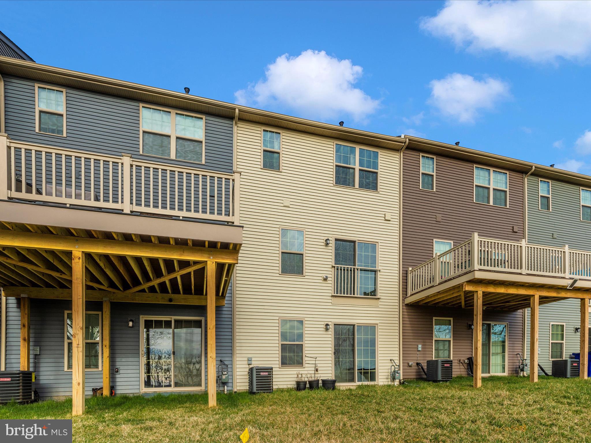 LAKE LINGANORE - Residential