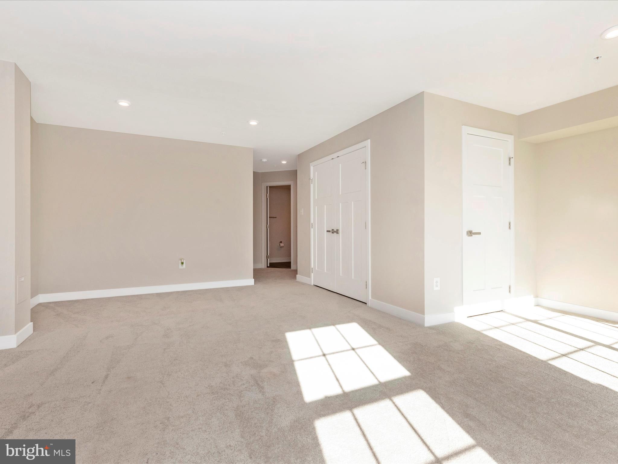 LAKE LINGANORE - Residential