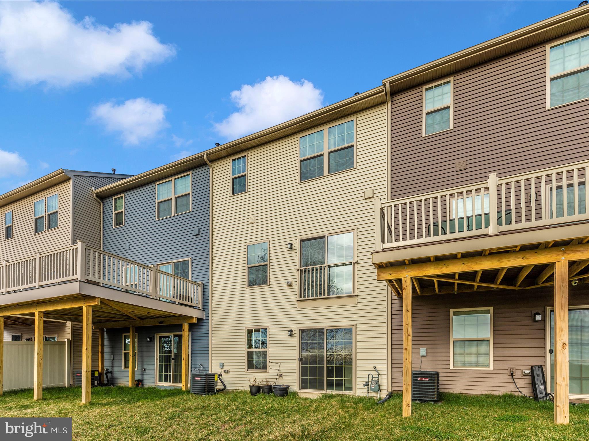 LAKE LINGANORE - Residential